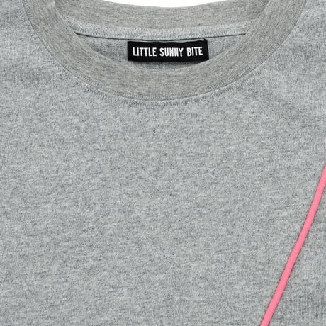 big logo big tee
