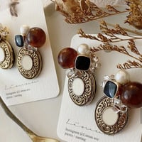 antique button ② ピアス