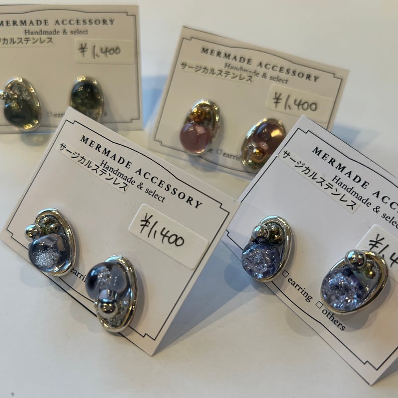 カラークリアミニピアス | HEARTS