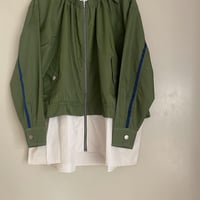 切り替えブルゾン