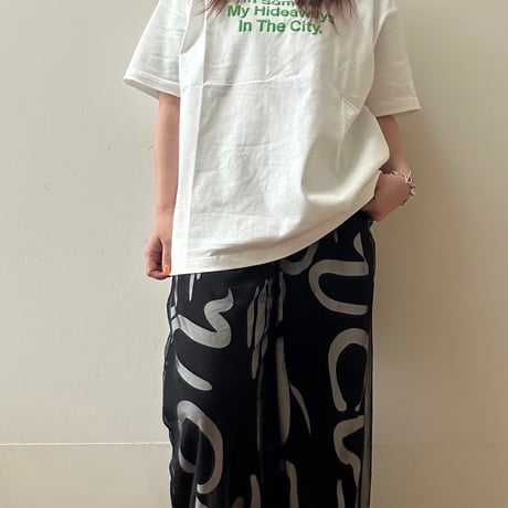 発泡ロゴプリントTシャツ