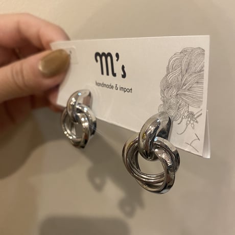 シンプルねじりイヤリング
