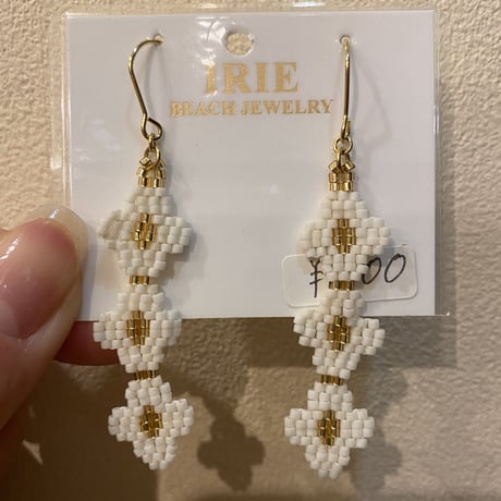 3連フラワービーズピアス（イヤリング変更可）
