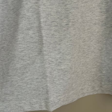 発泡ロゴプリントTシャツ