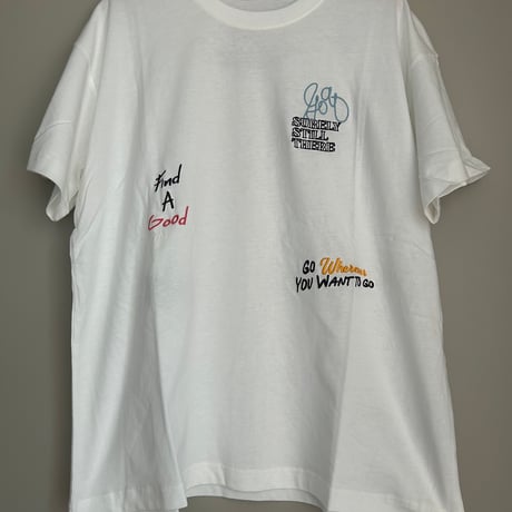 ランダム刺繍Tシャツ