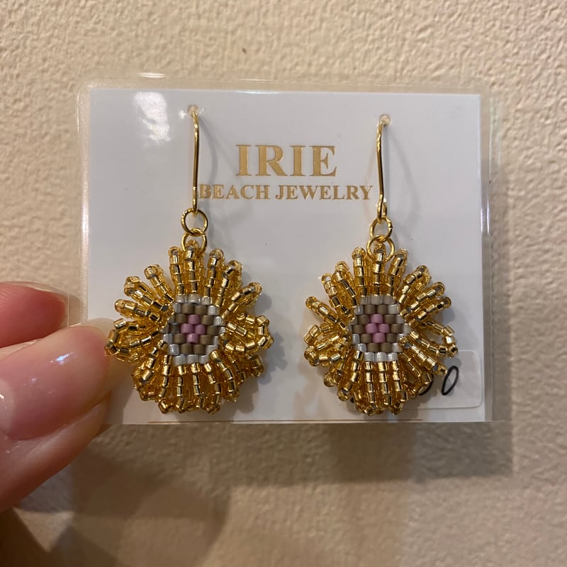ちか☺︎ フラワー型アベンチュリンピアス　イヤリングに変更可能☺︎ ちか様専用☺︎ フラワー型アベンチュリンピアス イヤリングに