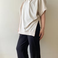 サイドスリットトップス