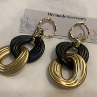 ゴールド×ブラックピアス