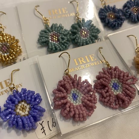 フラワービーズピアス（イヤリング変更可）