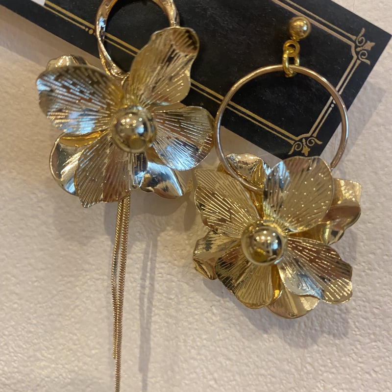 パープル系　おおぶり　フラワー　ピアス　ハンドメイド 大ぶりフラワーピアス | HEARTS