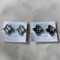 お花イヤリング