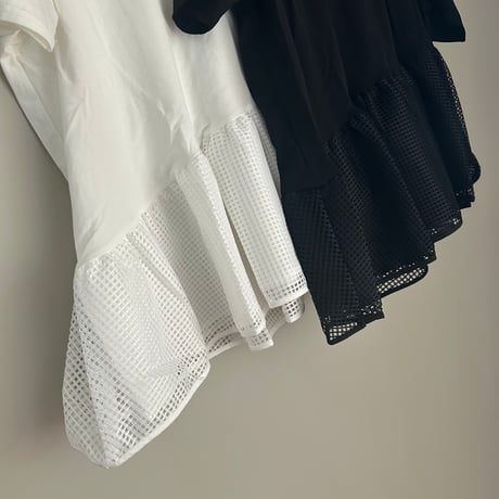 裾フリルメッシュプルオーバー