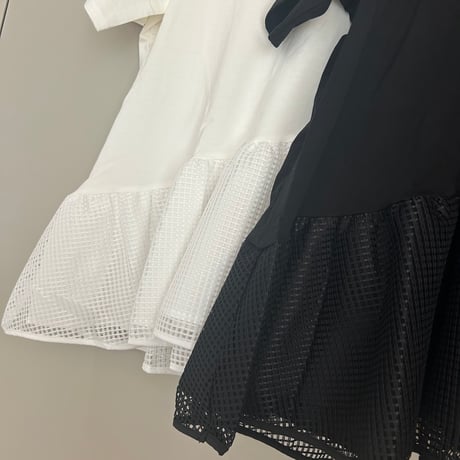 裾フリルメッシュプルオーバー