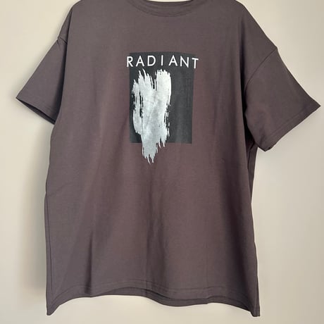 スクエア箔プリントTシャツ
