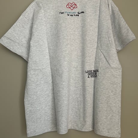 ランダム刺繍Tシャツ