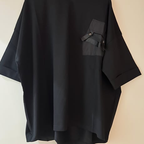 フラップ胸ポケットtee