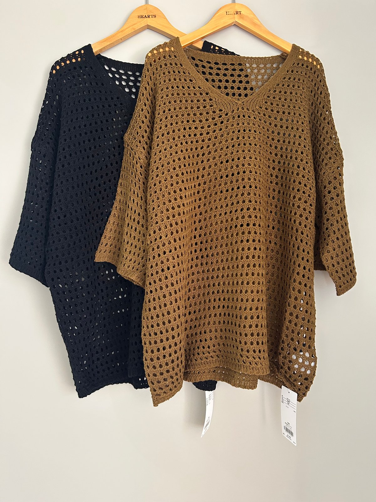 Vネックメッシュニット | HEARTS