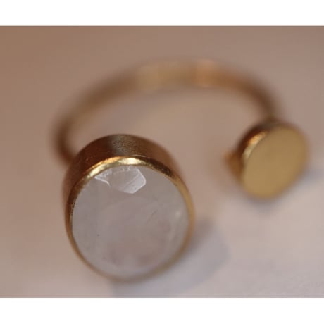Open Ring Moon Stone/round plate