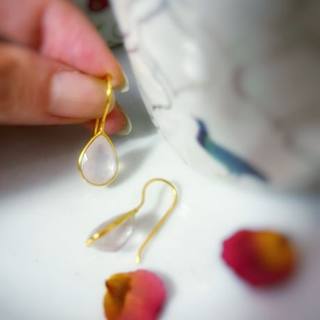 Candy Frameピアス　ティアドロップ　Rose Quartz