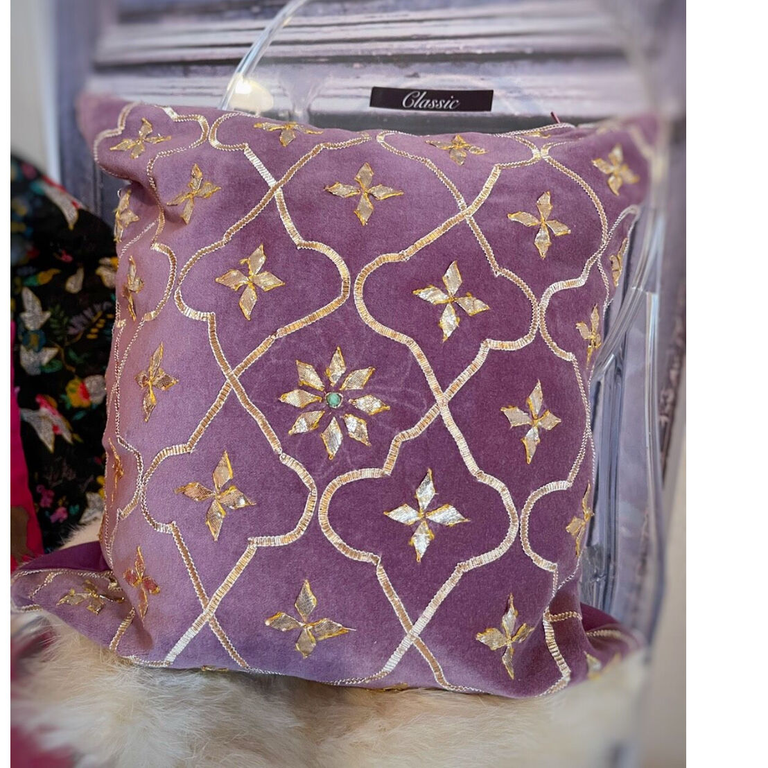 新品未使用　bonjour diary フリルクッションカバー 紫　パープル 送料無料 パープル 紫 60cm クッションカバー 単品 | ミニョン