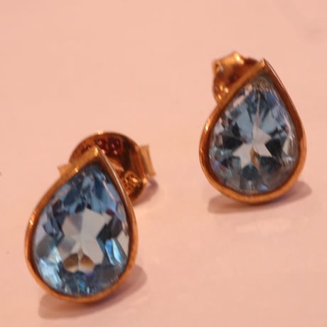 Blue topaz tear drop pierced earrings