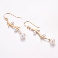 アコヤパールの枝ピアス／イアリング(ゴールド色)