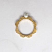 Carino Carinoリング(ゴールド色・お花)