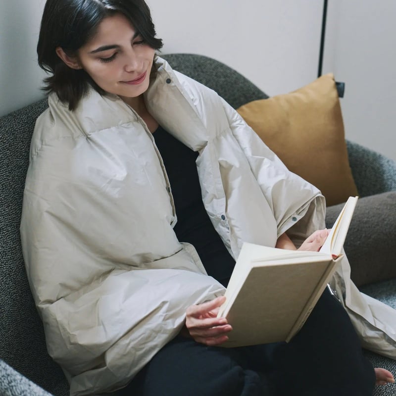 ルームダウン 超軽量 800FP 羽毛膝掛け クッションカバー付き