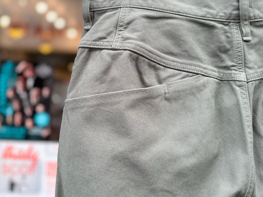 ナイロンライクな質感と懐かしさを兼ね備えたN like C jumper & pants