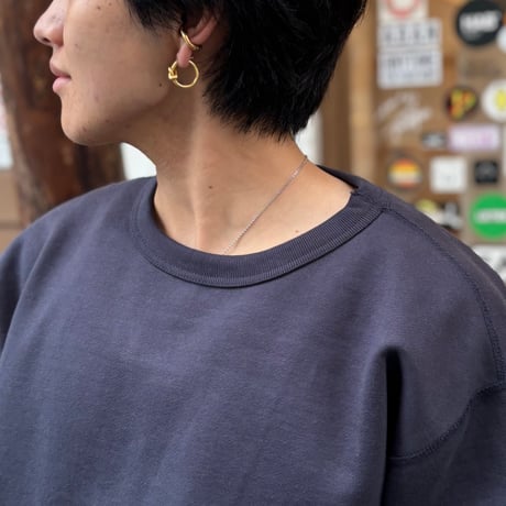 NOUN/TATE SWEAT <navy> 【Necessary or Unnecessary】