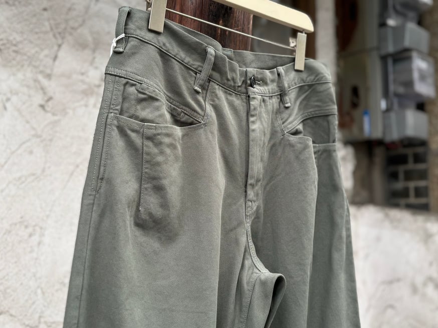 ナイロンライクな質感と懐かしさを兼ね備えたN like C jumper & pants