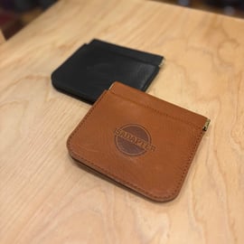 手のひらに宿る音の美学 – Waseda Iron Worksのアダプター