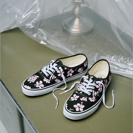 Authentic  <Archive BLACK/PINK> 【VANS】