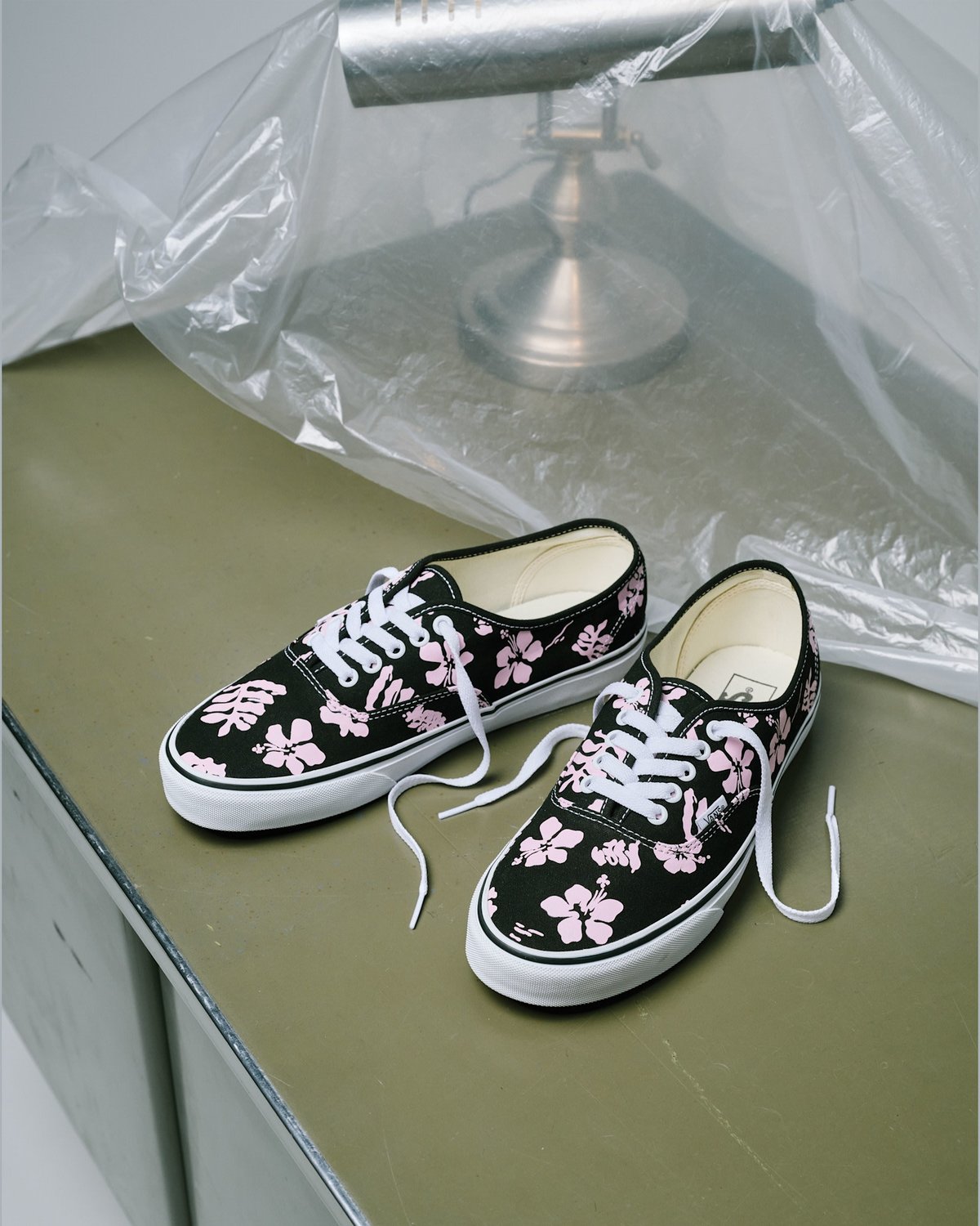 Authentic <Archive BLACK/PINK> 【VANS】 | CLOTH+