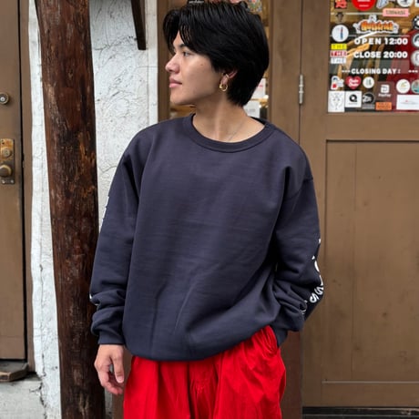 NOUN/TATE SWEAT <navy> 【Necessary or Unnecessary】