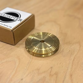 手のひらに宿る音の美学 – Waseda Iron Worksのアダプター