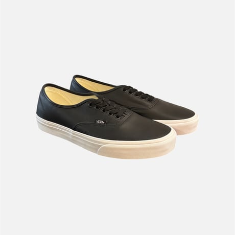 Authentic <LEATHER BLACK / TRUE WHITE> 【VANS】