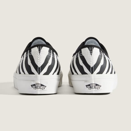 Authentic <ANIMALIER ZEBRA>   【VANS】