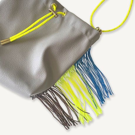 Fringe Kinchaku "Chacoal Gray×Mix:Fluorescent Yellow"