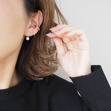 プチラインハーフフープピアス