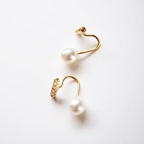 プチラインハーフフープピアス