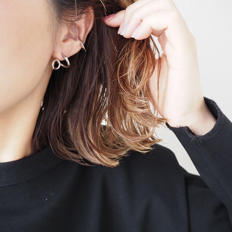 SALE ツイストサークルピアス・イヤリング