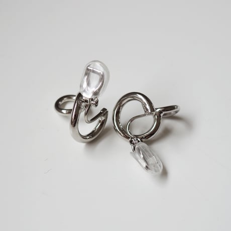 SALE ツイストサークルピアス・イヤリング