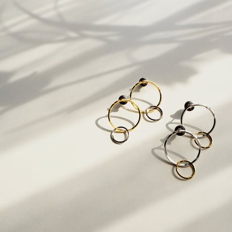 ツートンダブルリングピアス・イヤリング