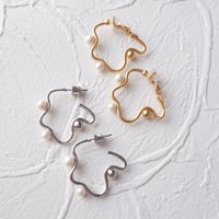 ドローイングドットパールフープピアス・イヤリング