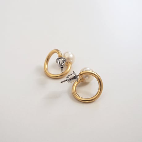 ツイストパールピアス・イヤリング