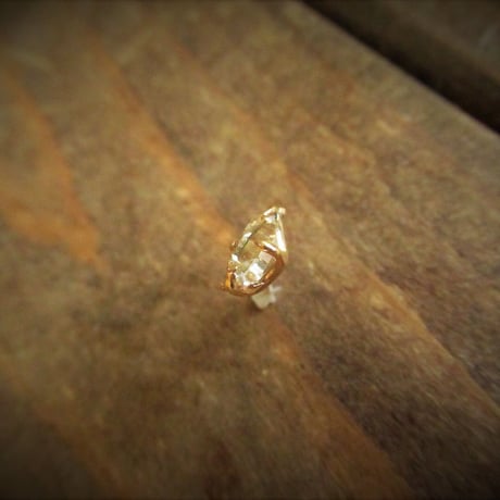 金の滴ふるふる Only One Herkimar Diamond  K18YG 一粒Pierced-8-