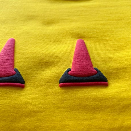 三角コーン（カナリアイエロー）