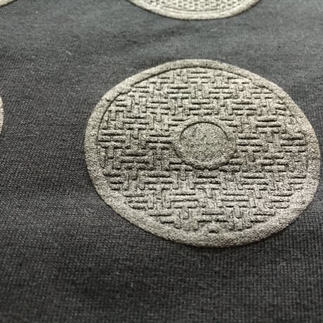 マンホール（黒）