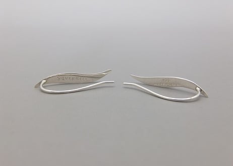 シルバー９２５ Ｓラインピアス